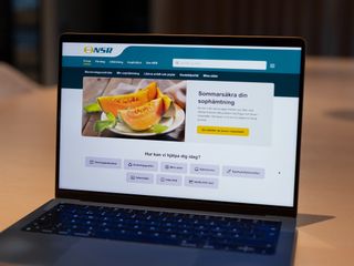 NSR:s webbplats visas på en laptop.